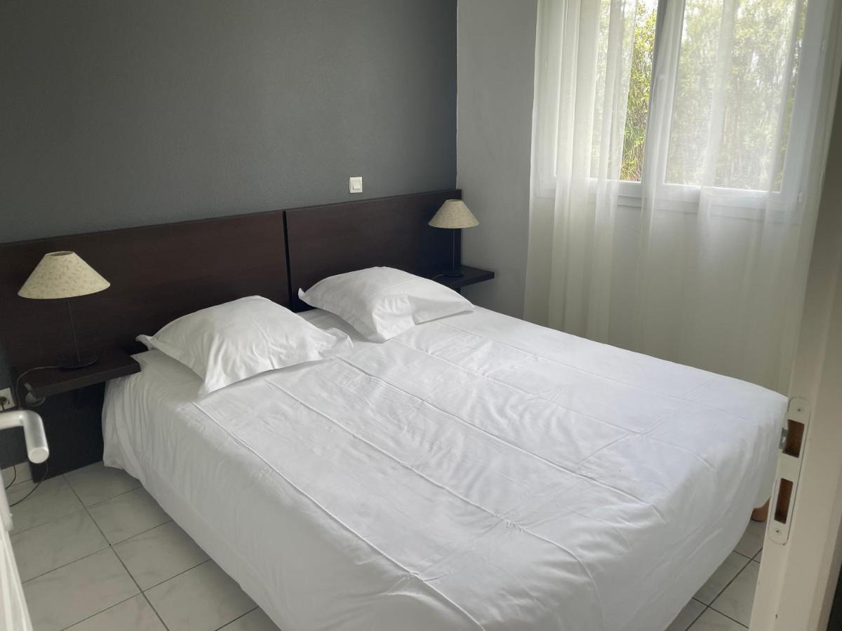Le Jardin De Babylone "Reserve Aux Couples Uniquement" Agde Exterior foto