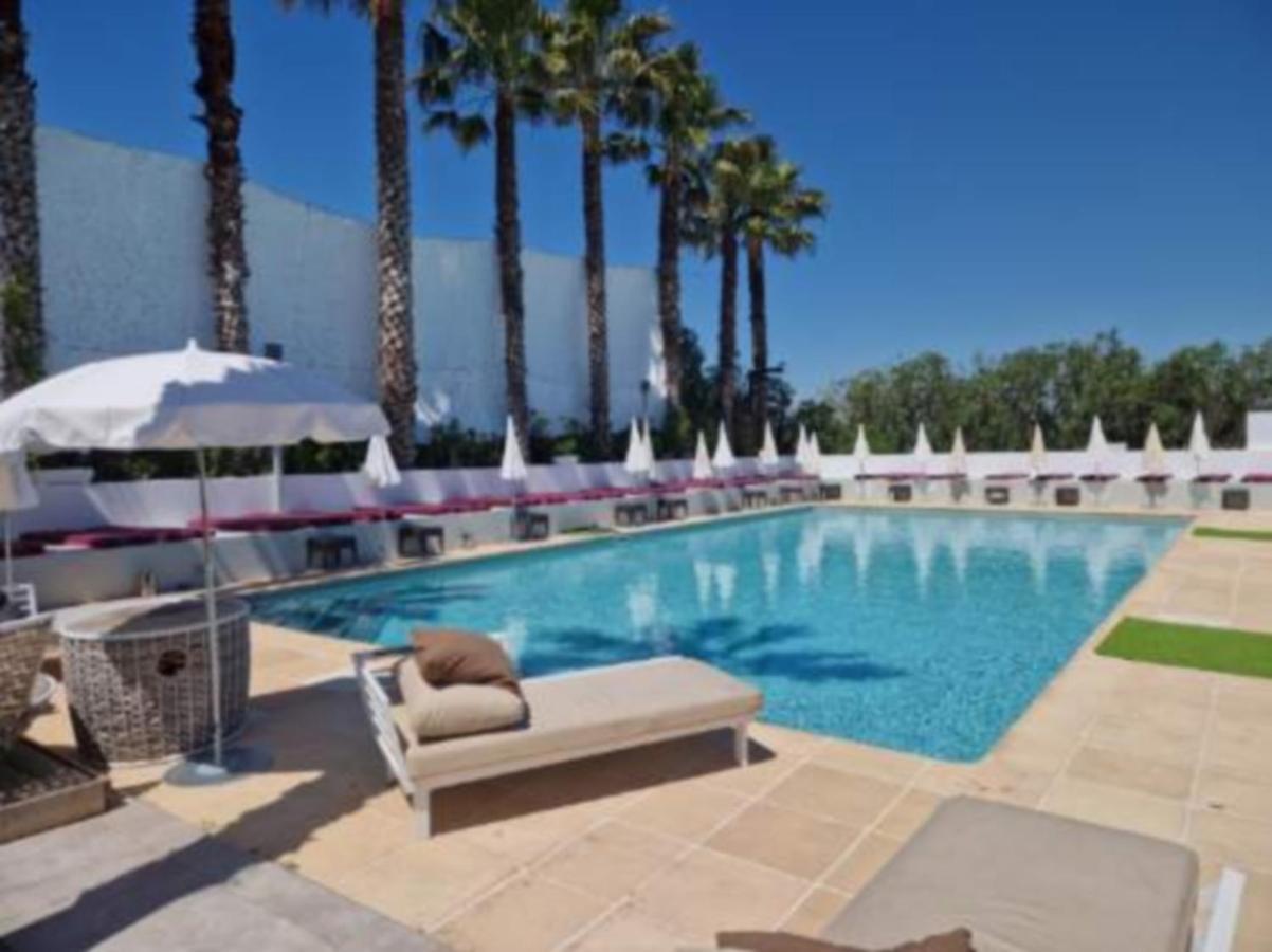 Le Jardin De Babylone "Reserve Aux Couples Uniquement" Agde Exterior foto