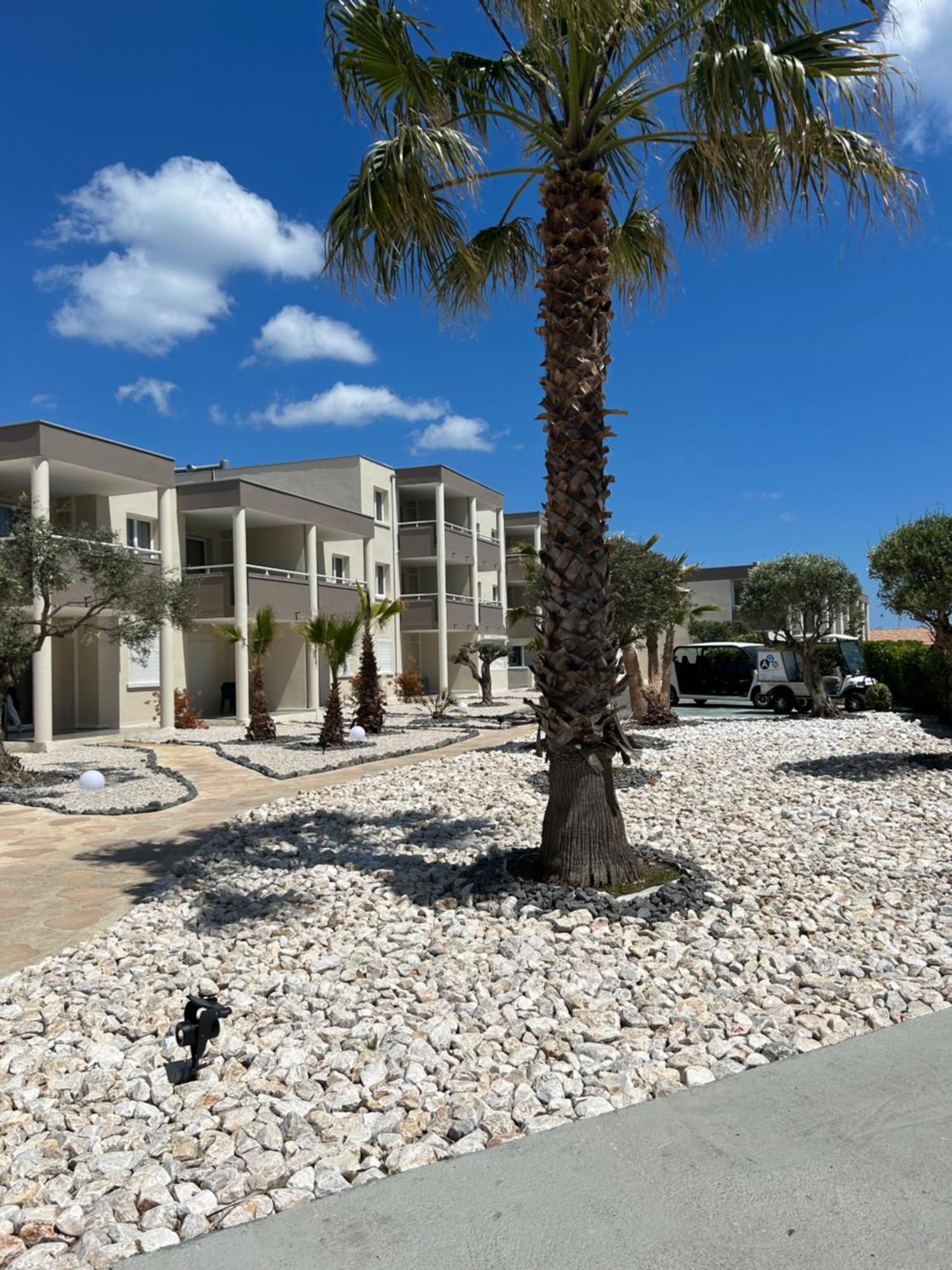 Le Jardin De Babylone "Reserve Aux Couples Uniquement" Agde Exterior foto